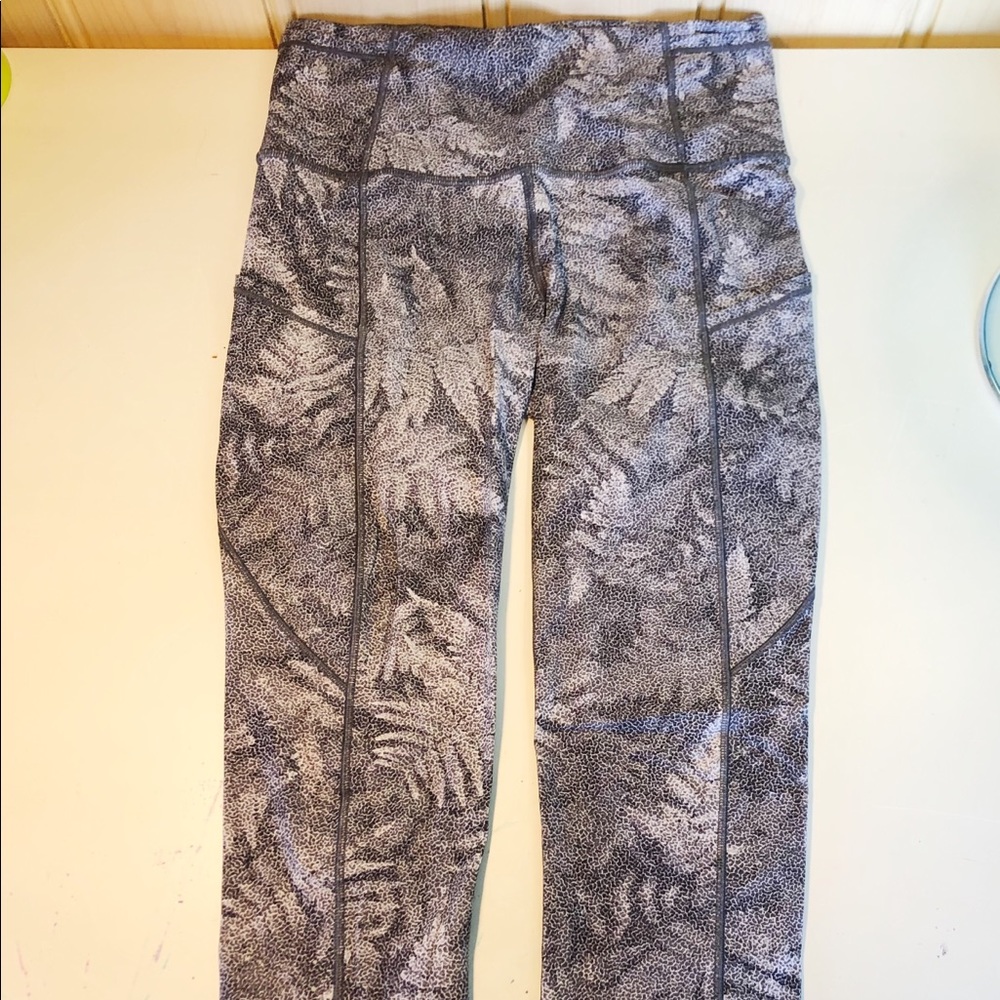 Lululemon gray fast and free leggings 🤍